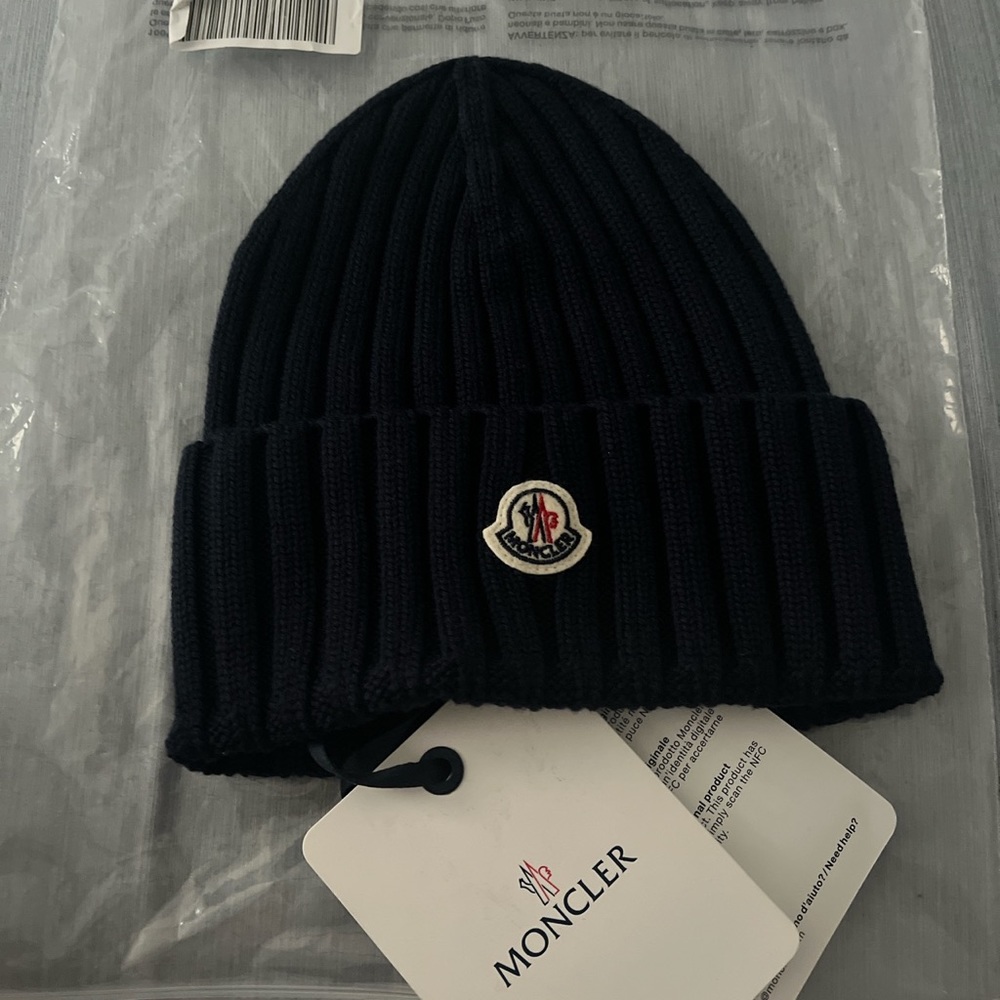 Moncler winter hat